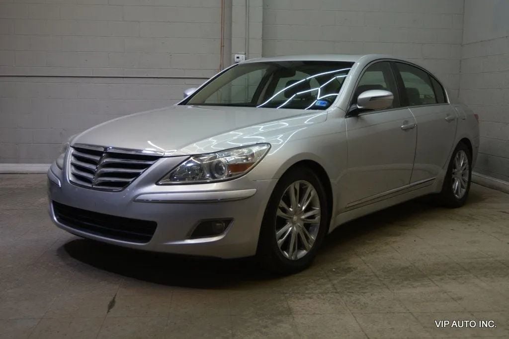 Silver (Platinum Metallic) 2010 Hyundai Genesis Sedan 6-Speed Automatic