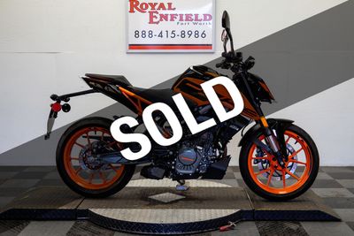 2022 Used KTM DUKE 200 ABS 1-OWNER LOW MILES!!! at MJ Sales Cycles
