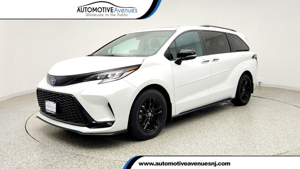 White (Wind Chill Pearl) 2023 Toyota Sienna 25th Anniversary Edition AWD Minivan All-Wheel Drive Continuously Variable Transmission