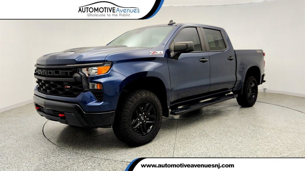 Northsky Blue Metallic 2023 Chevrolet Silverado 1500 Custom Trail Boss Crew Cab 4WD Pickup Truck Four-Wheel Drive 8-Speed Automatic
