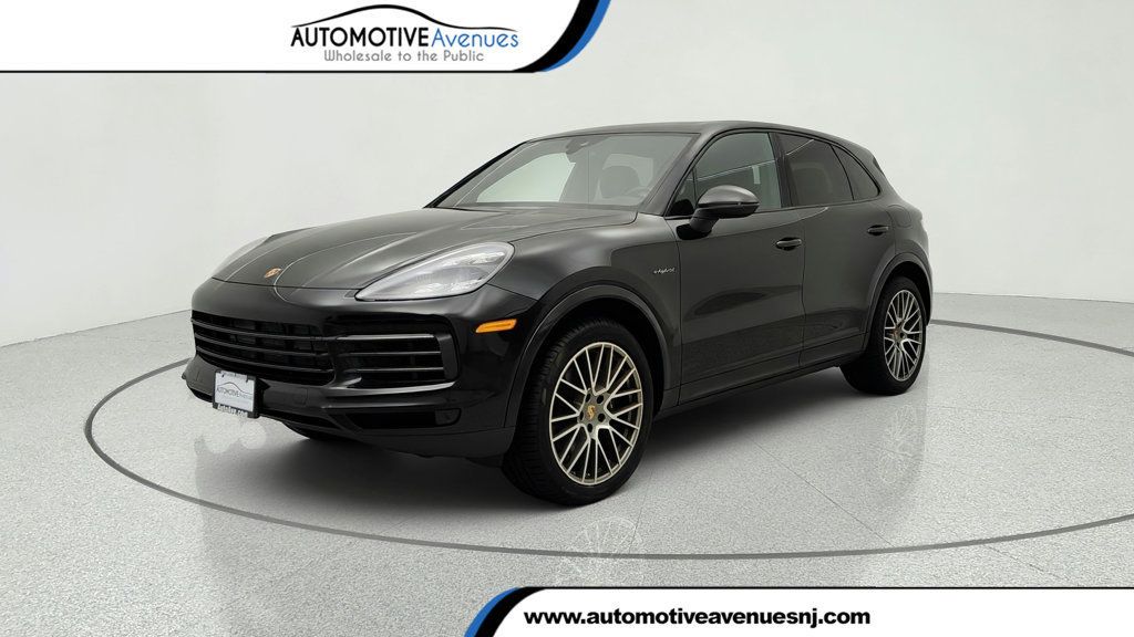 Black 2022 Porsche Cayenne SUV / Crossover All-Wheel Drive 8-Speed Automatic