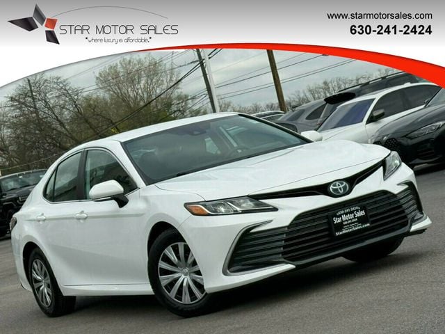 2022 Toyota Camry LE Hybrid's photo