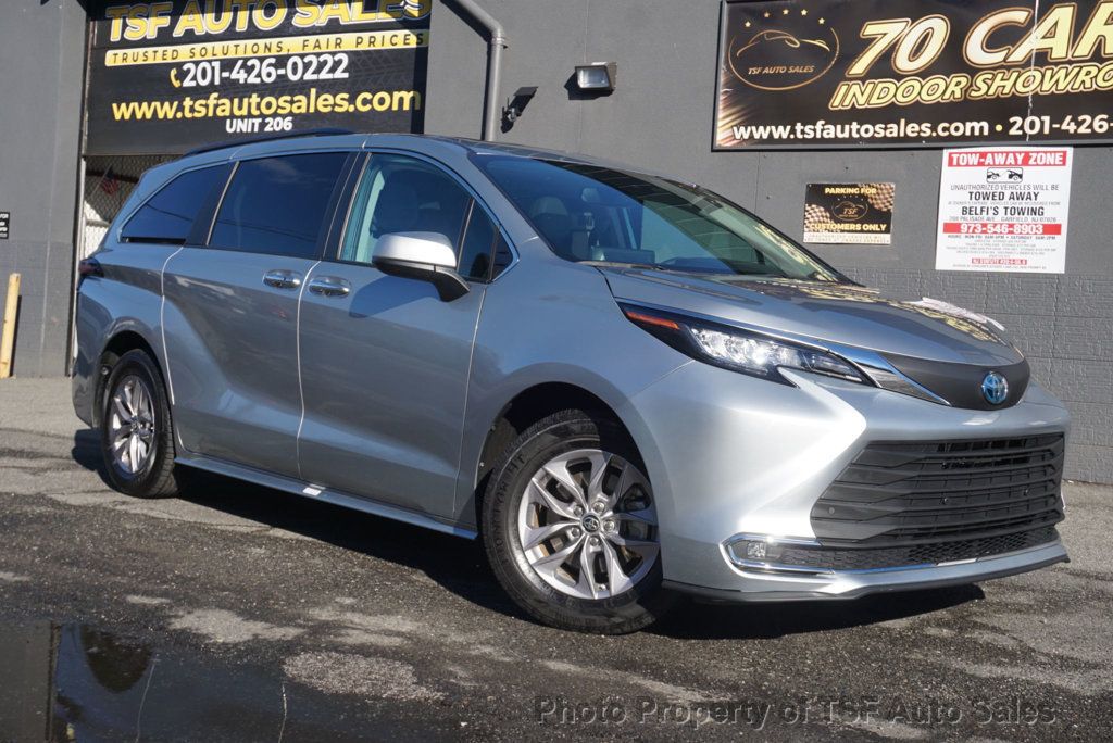 Toyota Sienna XLE 7-Passenger FWD