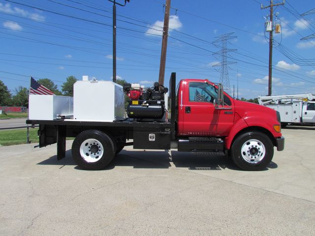 0 TTC Fuel - Lube - Truck  - 9677934 - 1