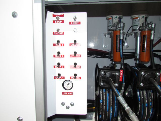 0 TTC Fuel - Lube - Truck  - 9769271 - 14