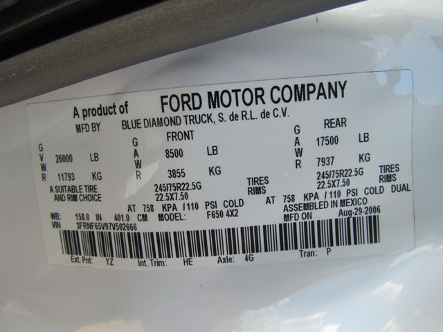 0 TTC Fuel - Lube - Truck  - 9769271 - 30