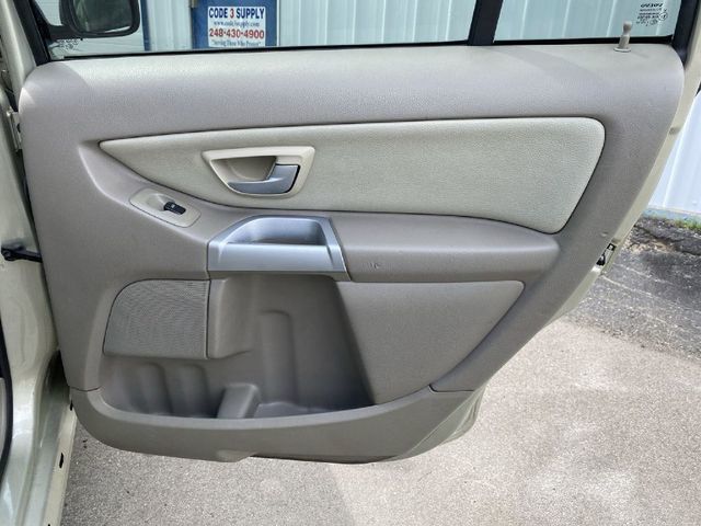 2006 Volvo XC90 2.5T Sport Utility 4D - 20682132 - 33