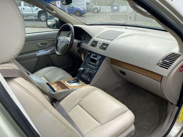 2006 Volvo XC90 2.5T Sport Utility 4D - 20682132 - 35