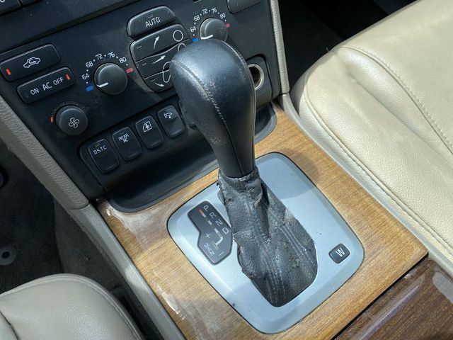 2006 Volvo XC90 2.5T Sport Utility 4D - 20682132 - 40