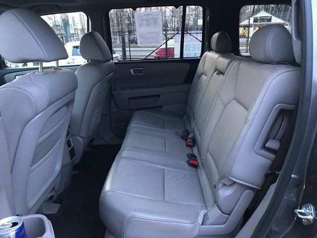 2010 Honda Pilot 4WD 4dr Touring w/RES & Navi - 19672580 - 7