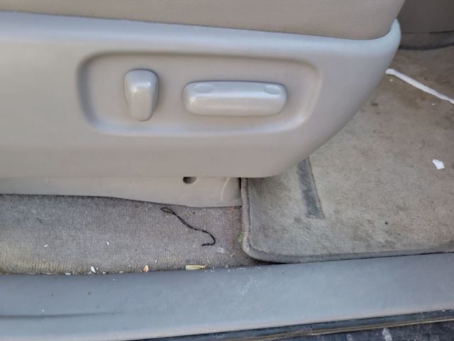 2010 Toyota Sienna XLE Minivan 4D - 20711435 - 13