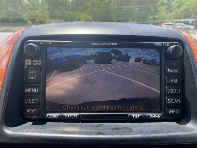 2010 Toyota Sienna XLE Minivan 4D - 20711435 - 24