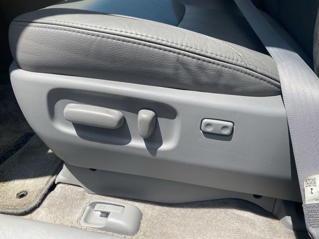 2010 Toyota Sienna XLE Minivan 4D - 20711435 - 35