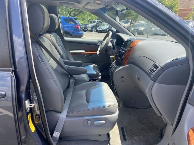 2010 Toyota Sienna XLE Minivan 4D - 20711435 - 36