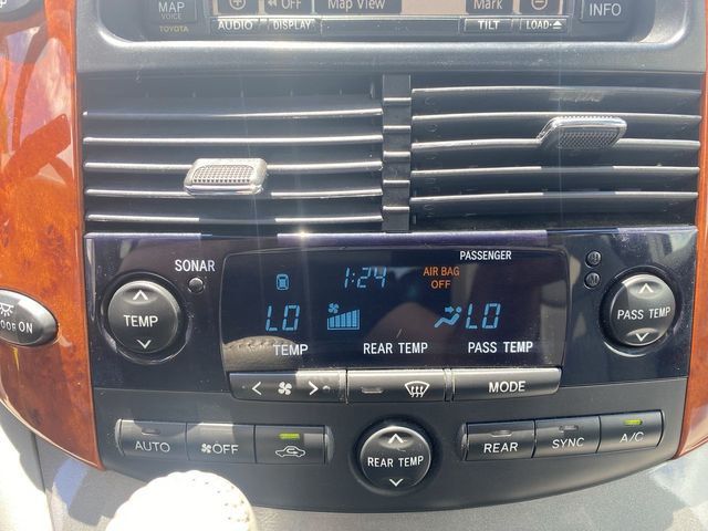 2010 Toyota Sienna XLE Minivan 4D - 20711435 - 37