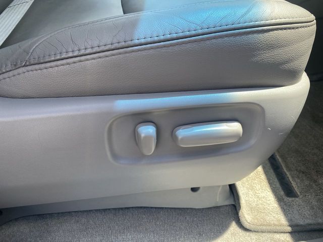 2010 Toyota Sienna XLE Minivan 4D - 20711435 - 39