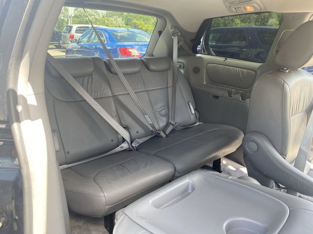2010 Toyota Sienna XLE Minivan 4D - 20711435 - 43