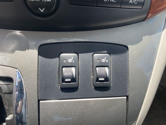 2010 Toyota Sienna XLE Minivan 4D - 20711435 - 44