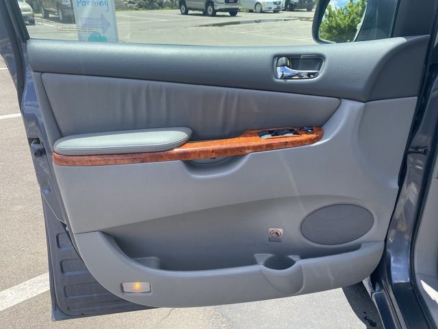 2010 Toyota Sienna XLE Minivan 4D - 20711435 - 45