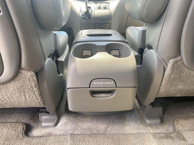2010 Toyota Sienna XLE Minivan 4D - 20711435 - 46