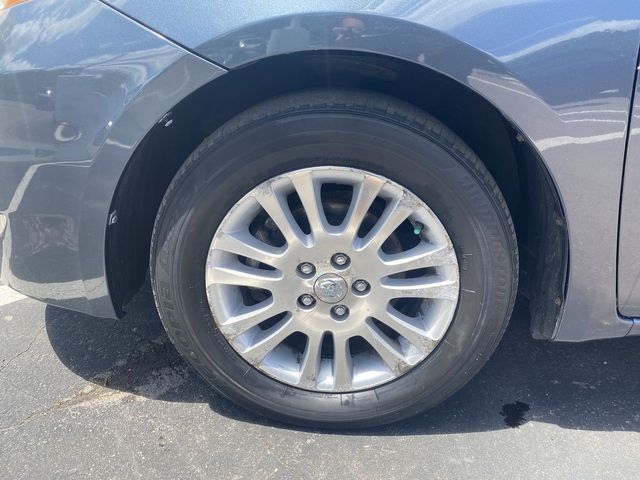 2010 Toyota Sienna XLE Minivan 4D - 20711435 - 48