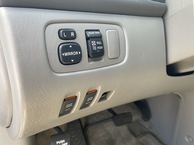 2010 Toyota Sienna XLE Minivan 4D - 20711435 - 51