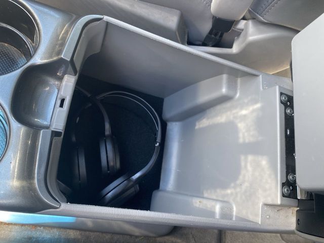 2010 Toyota Sienna XLE Minivan 4D - 20711435 - 55