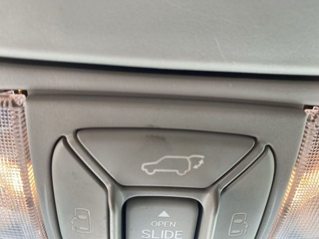 2010 Toyota Sienna XLE Minivan 4D - 20711435 - 56