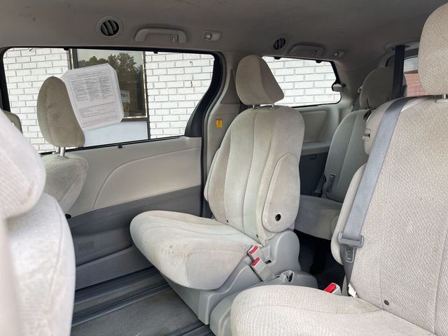 2012 Toyota Sienna LE 8 Passenger 4dr Mini Van V6 - 21006968 - 9