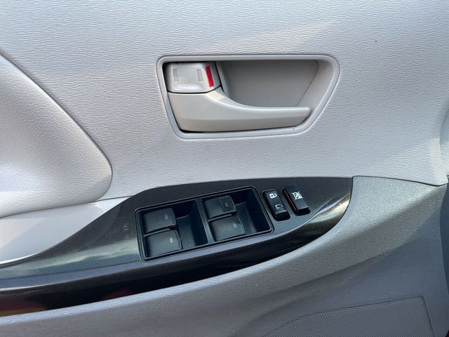 2012 Toyota Sienna LE 8 Passenger 4dr Mini Van V6 - 21006968 - 5