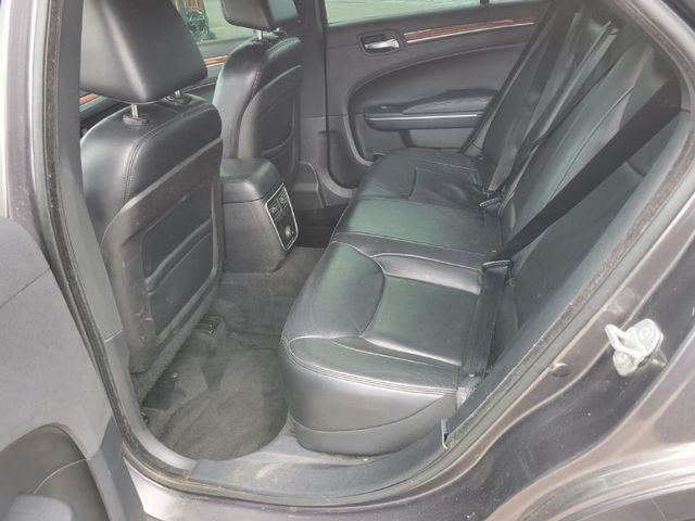 2014 Chrysler 300 300 Sedan 4D - 20711434 - 5