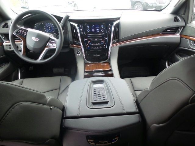 2017 Cadillac Escalade ESV 4WD 4dr Luxury - 18867100 - 5