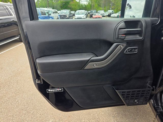 2017 Jeep Wrangler Unlimited Sport S Sport Utility 4D - 22858925 - 17