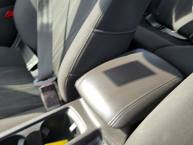 2018 Ford Focus SE Hatchback 4D - 22429834 - 18