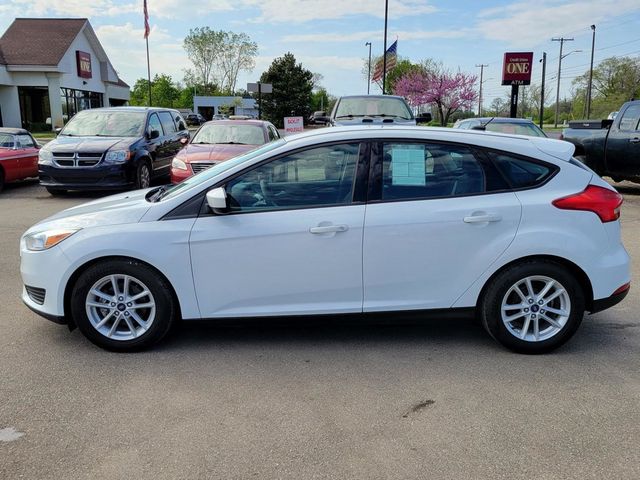 2018 Ford Focus SE Hatchback 4D - 22429834 - 6