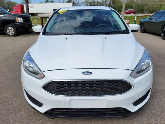 2018 Ford Focus SE Hatchback 4D - 22429834 - 8