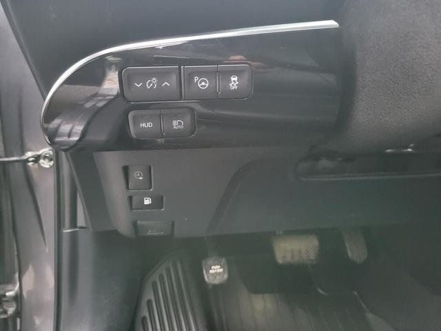 2018 Toyota Prius Prime Advanced Hatchback 4D - 21653409 - 21