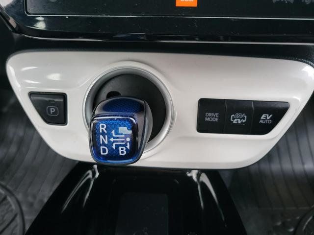 2018 Toyota Prius Prime Advanced Hatchback 4D - 21653409 - 28