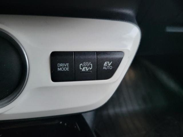 2018 Toyota Prius Prime Advanced Hatchback 4D - 21653409 - 33