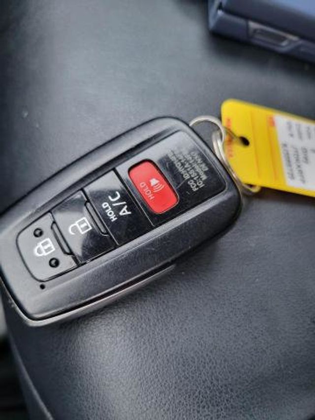 2018 Toyota Prius Prime Advanced Hatchback 4D - 21653409 - 34