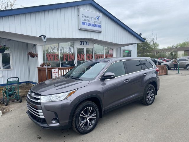 2019 Toyota Highlander LE Sport Utility 4D - 20710490 - 0