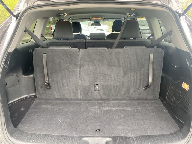 2019 Toyota Highlander LE Sport Utility 4D - 20710490 - 12