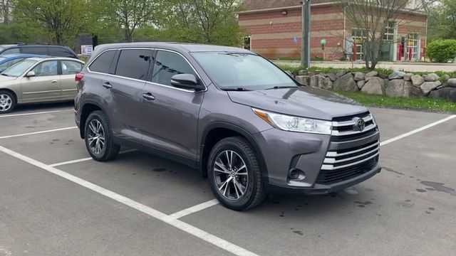 2019 Toyota Highlander LE Sport Utility 4D - 20710490 - 18