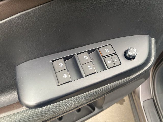 2019 Toyota Highlander LE Sport Utility 4D - 20710490 - 24