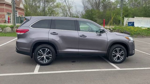 2019 Toyota Highlander LE Sport Utility 4D - 20710490 - 2