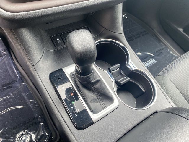2019 Toyota Highlander LE Sport Utility 4D - 20710490 - 40