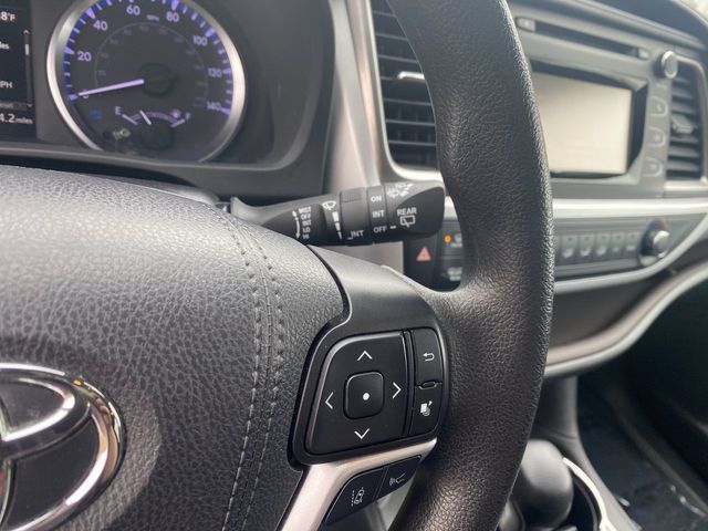 2019 Toyota Highlander LE Sport Utility 4D - 20710490 - 47