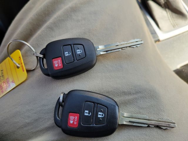 2019 Toyota Highlander LE Sport Utility 4D - 20710490 - 48