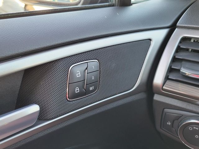 2020 Ford Fusion SEL Sedan 4D - 21518095 - 36