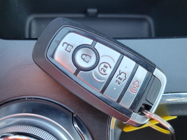 2020 Ford Fusion SEL Sedan 4D - 21518095 - 41